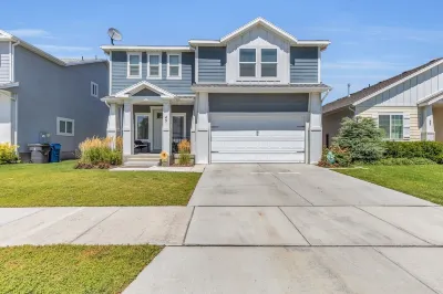 Beautiful 4bed, 3 bath-Vineyard home by UVU,  BYU and Provo Canyon