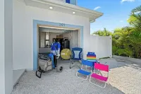 Launch Pad 5/4.5 with En Suites- Beach access