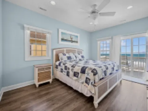 Beachfront • Pvt Hot Tub & Heated Pool + Elevator