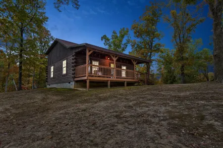 Secluded Cabin on 70 acres private land, ping pong table, Red River Gorge, KY