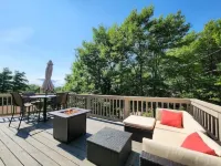Mountainside chalet with a sauna and beautiful views near Lake Winnipesaukee NH!