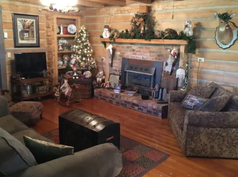 Cozy cabin in the foothills of North Carolina