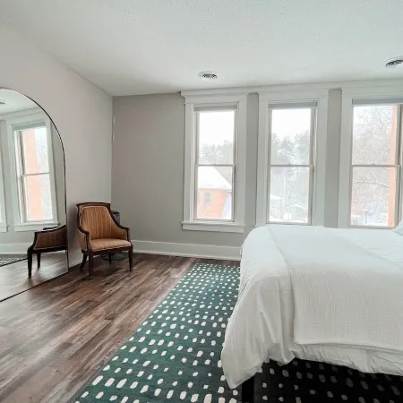 Historic & Modern! Walk to Restaurants, Moccasin Springs + Huge Suite w/ Kitchen