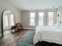 Historic & Modern! Walk to Restaurants, Moccasin Springs + Huge Suite w/ Kitchen