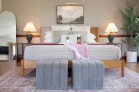 Large Upscale Paris Mountain Home with a Hot Tub