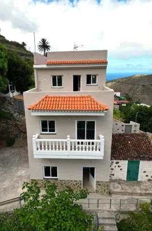 Casa Alicia Apartment 1 with 3 bedrooms, 2 bathrooms, in Hermigua, La Gomera