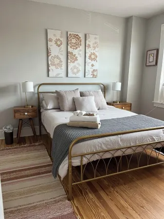 Newly renovated in the heart of Kennett Square. 3 miles from Longwood Gardens