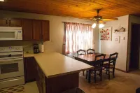 ANGEL FIRE ONE BEDROOM EASY WALK TO SKI LIFT!!