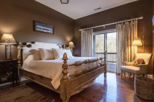 Luxury Condo w/ Mountain View, Full Kitchen, W&D, Garage and No Steps to get in!