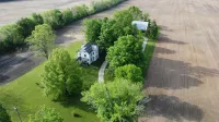 Historic Meadowdale Farm - Barn Stay in Rural Setting