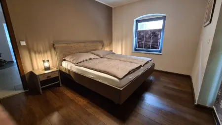 Vacation apartment "Kraxlhütte" Dresden - comfortable, large apartment Отели рядом с достопримечательностью «Шлос Пилльниц»