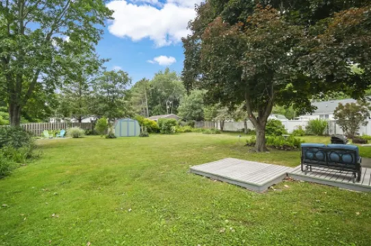 Cozy house-Near Cascades-Dog friendly-Large yard-Tranquil