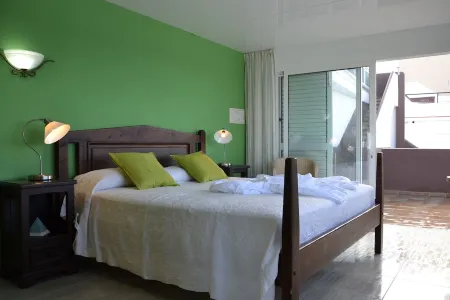 An apartment by the sea with views and much more Отели в г. Punta del Hidalgo