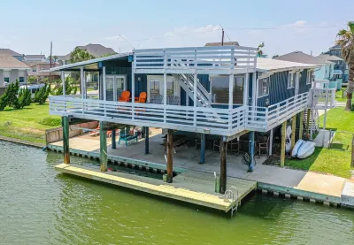 Waterfront - The Blue Heron House
