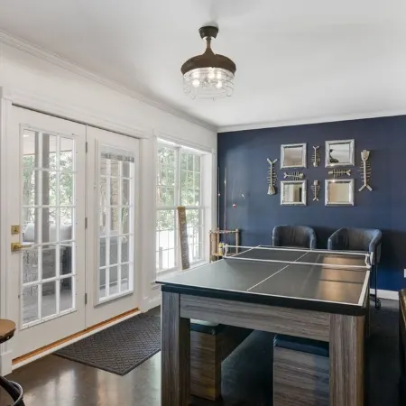 Stunning Luxury@Lakehouse Mansion w Pool&Spa10min from airport 20min dwntwn