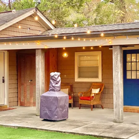 The Little Manor on 7th, secluded cottage moments from Historic Downtown Laurel Отели в г. Лорел