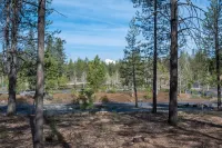 Steps to the SHARC, walk to the Village/Ft Rock, 3 BDR Suites/Hot Tub/Central AC