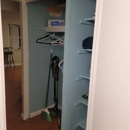 2 bedroom, host up to 5 people, willingboro 2 bedroom