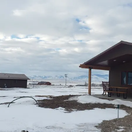 Shedhorn Cabin #3 of 3 - 1 BEDR & Full RV Hookups