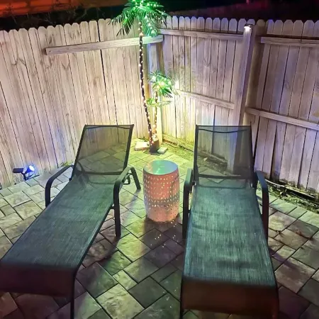 Backyard Paradise - POOL, MINI GOLF & BAR