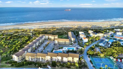 Beach front 2-bedroom 2 bath condo at Lighthouse Point