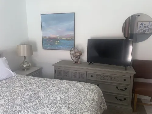 3 bed 2 bath, Heated Private POOL, Ft Myers near Cape Coral Bridge Hotels in Cypress Lake