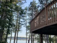 6Br/3.5BA Lake Cabin for Extended Families! Quiet, Clear Lake.No Stairs to Lake. Hotels in Washington