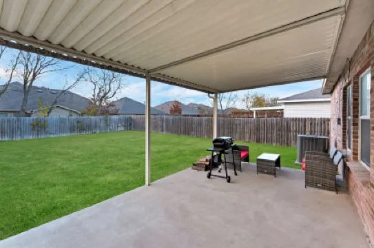 2 King ! Newly renovated w/8 beds sleeps upto 16 people