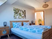 Fully equipped vacation home with large garden-just 7 minutes from the lake