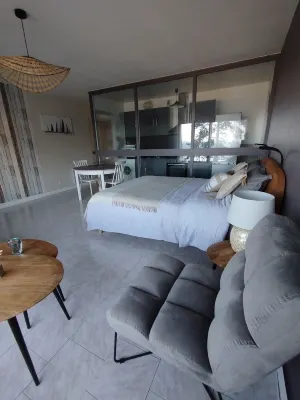 Remarkable residence facing the wonderful Bay of Douarnenez!