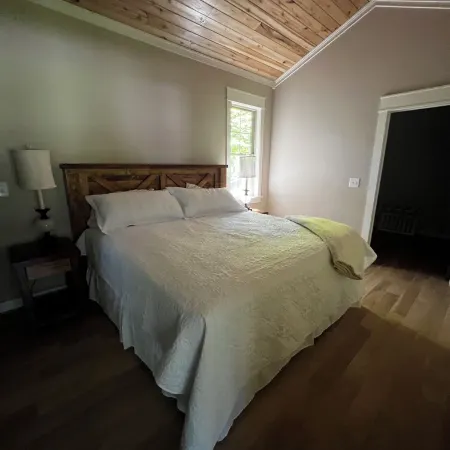 Viognier-Cottage Near Jones Von Drehle with Master Suite Hotels in Traphill