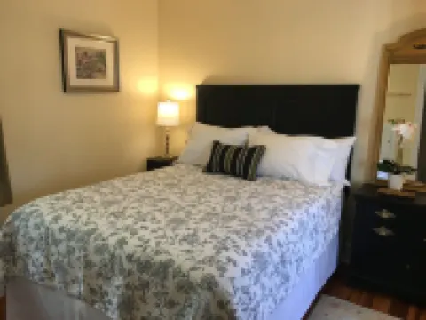 The Castle - c. 1780 Hotels in Lexington