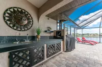 Luxury Waterfront Heated  Pool Villa.Amazing Views. Available Jan2026