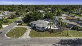 Spacious,Family Friendly 4Br Home, Enclosed Pool, Minutes 2 Beach!