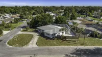 Family Friendly 4BR Home, Enclosed Pool, Minutes 2 Beach!