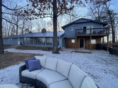 Secluded on a 6 acre ridge! 1 mile from Roaring River. Quiet and serene