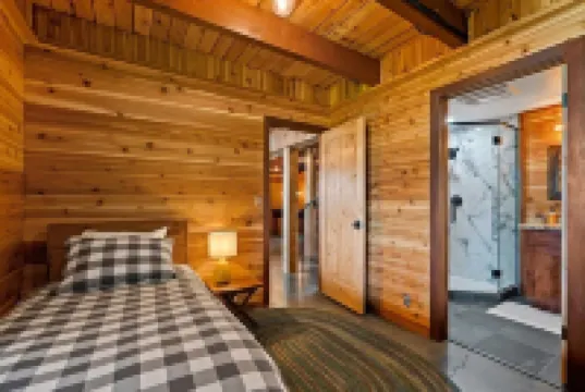 Luxury Waterfront Cabin on Lake Pend Oreille with Game Room - Fully Remodeled!