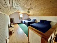 Recently Constructed, Little O Cabin Close to Baldwin-Wolf Lake