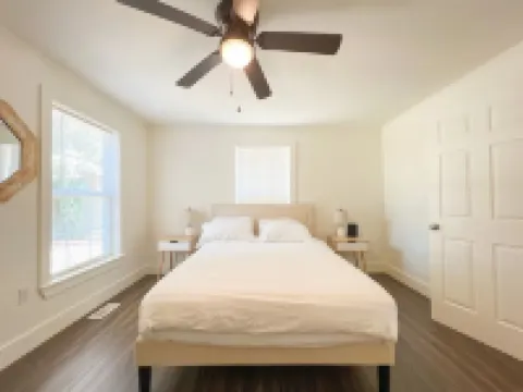 Cozy 1BR Close to Downtown & Greenville Drive Baseball