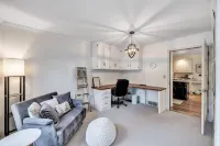 Huge 5 bedroom home close to everything!