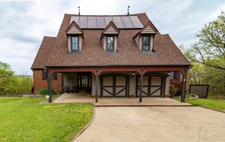 Stunning Skiatook Lake Three Story Getaway