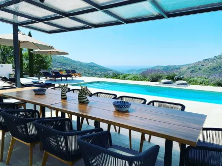 Villa en Cómpeta con Piscina e Impresionantes Vistas Отели в г. Компета