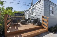 Palm Beach Charm - Hot Tub, Bikes & More! Completely Renovated!