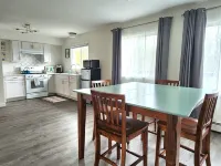 Denali Luxe Studio by airports, lakes, hiking, skiing. Newly remodeled.