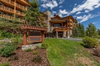 3 BR 2 BA Ski-in & Ski-out, 50 steps to ski run, unbelievable location!