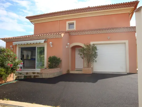 Luxury apartment 90 m² in SERIGNAN near VALRAS 34 Hotels in Serignan