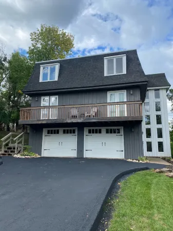 Next to Spearfish City Park, Spearfish Canyon and Downtown. Private Hot Tub!!!!