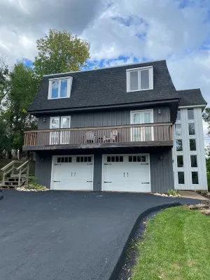 Next to Spearfish City Park, Spearfish Canyon and Downtown. Private Hot Tub!!!!