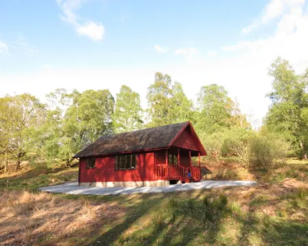 Oak Lodge Cosy Cabin With 2 Bedrooms. Open all year. 15 miles from Fort William Hotels in Roybridge