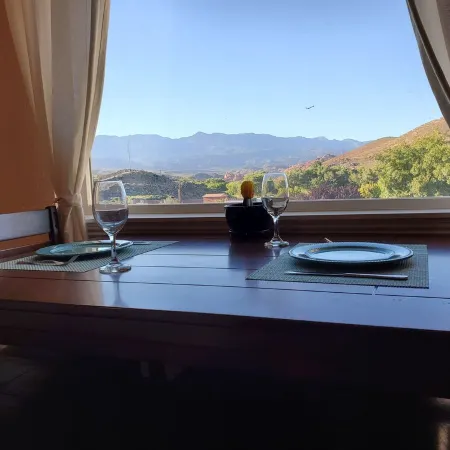 Gorgeous private suite in ranch home with full kitchen/laundry and Jacuzzi tub!